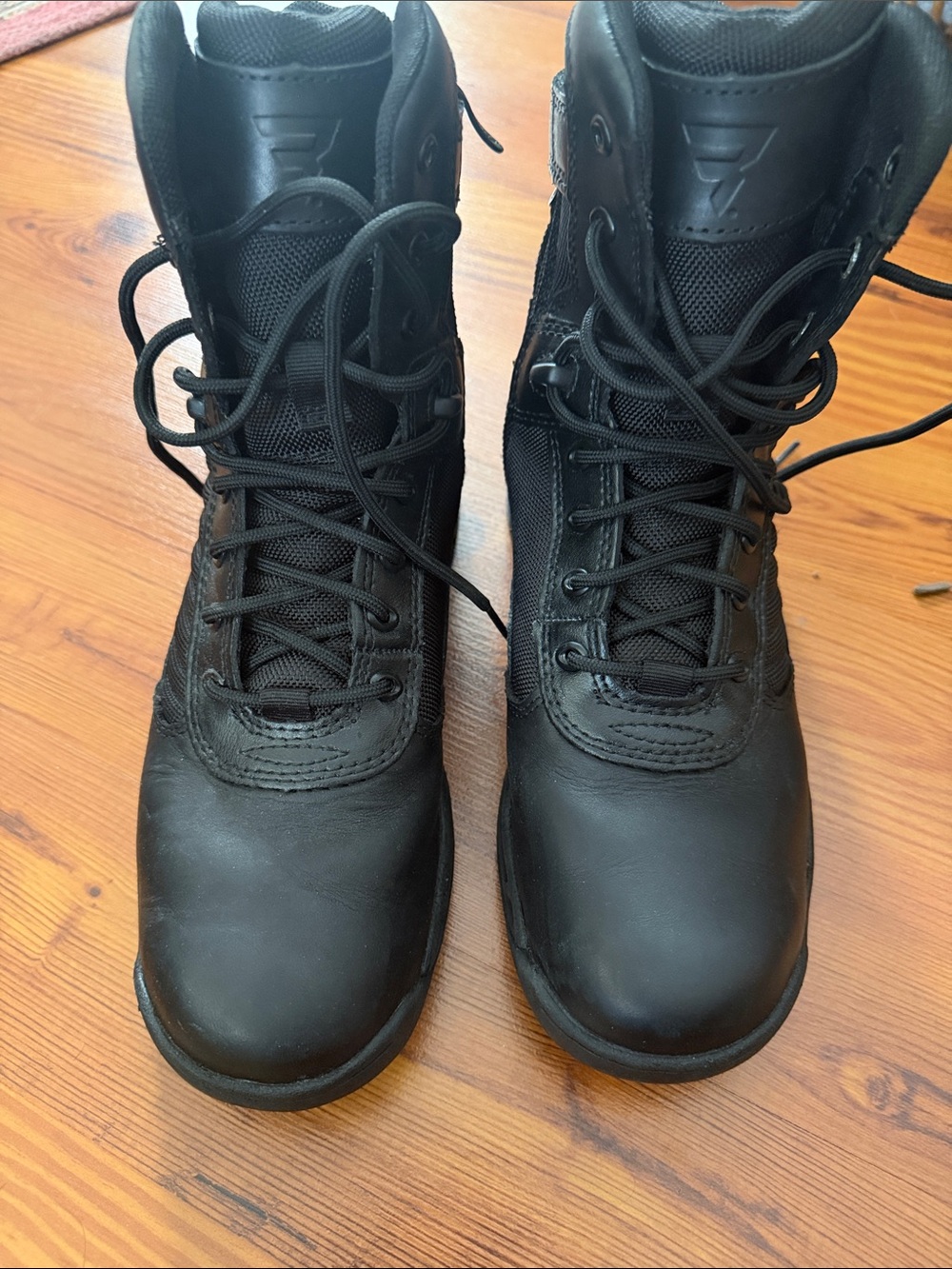 Black Tactical Boots - Durable Lace-Up Design - Picture 5 of 7